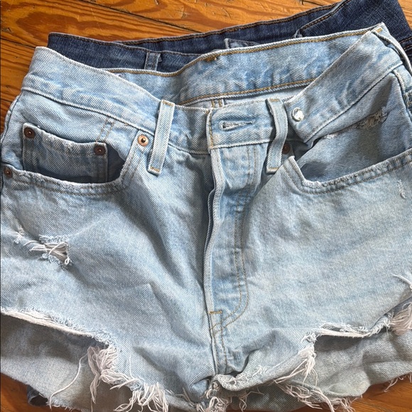 Levi's Light Blue Denim Jeans - Picture 3 of 13